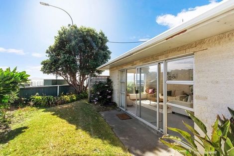 Photo of property in 73 Marine Parade, Seatoun, Wellington, 6022