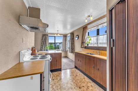 Photo of property in 6 Earnslaw Crescent, Bryndwr, Christchurch, 8053