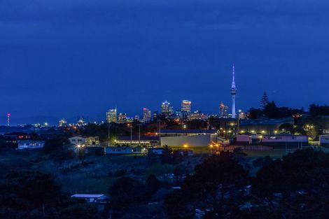 Photo of property in 83 Sunnyvale Road, Massey, Auckland, 0614