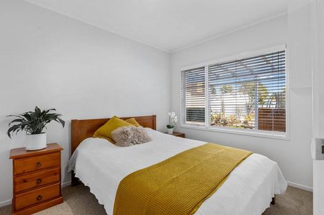 Photo of property in 300 Wairau Road, Glenfield, Auckland, 0629