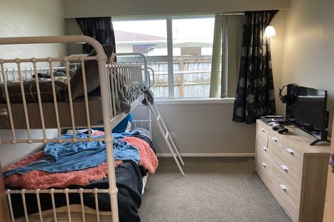 Photo of property in 8 Evelyn Place, Welbourn, New Plymouth, 4310