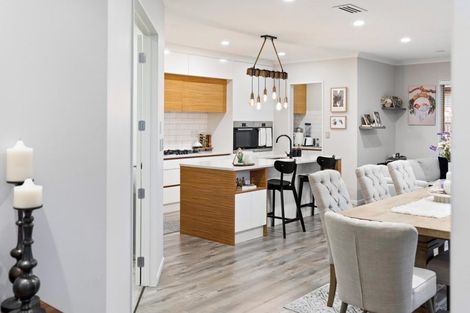 Photo of property in 8 Gemscott Crescent, Huapai, Kumeu, 0810