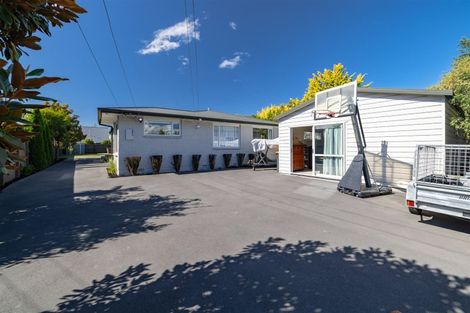 Photo of property in 16 Englefield Road, Belfast, Christchurch, 8051