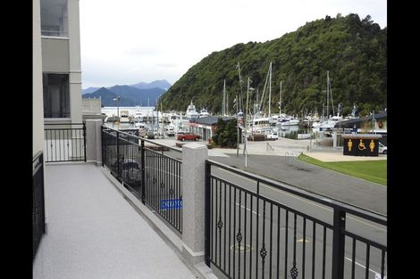 Photo of property in 11-19 Wellington Street, Picton, 7220