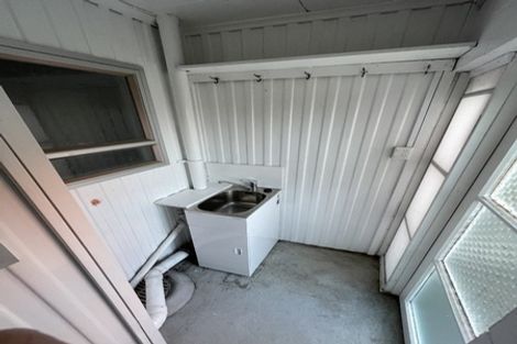 Photo of property in 5/60 West Coast Road, Glen Eden, Auckland, 0602