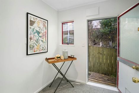 Photo of property in 2/87 Woodglen Road, Glen Eden, Auckland, 0602