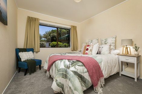 Photo of property in 37 Pine Road, Orewa, 0931