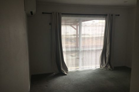 Photo of property in 2/248 Sturges Road, Henderson, Auckland, 0612