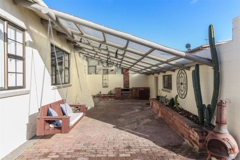 Photo of property in 9 Kauri Street, Inglewood, 4330