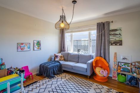 Photo of property in 1 Toru Road, Paraparaumu Beach, Paraparaumu, 5032