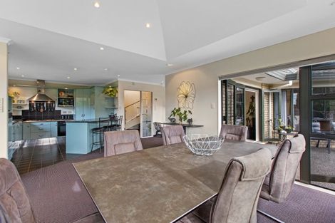 Photo of property in 22 Kinross Drive, Merrilands, New Plymouth, 4312