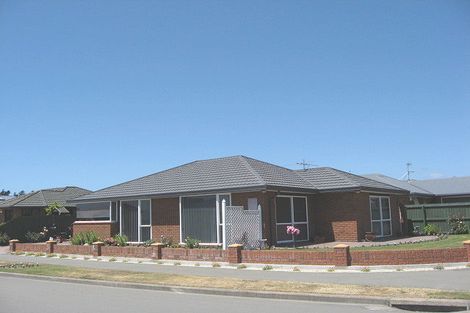 Photo of property in 15 Rue De La Mare, Parklands, Christchurch, 8083