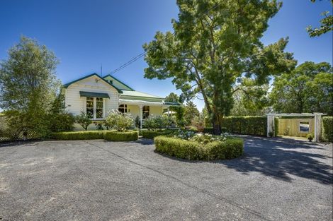 Photo of property in 84 Middle Road, Havelock North, 4130
