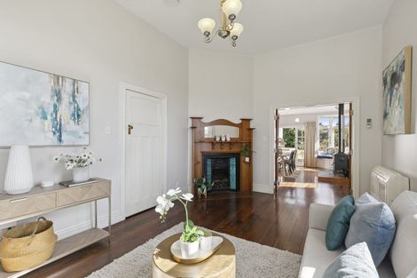 Photo of property in 8 Thorby Street, Northland, Wellington, 6012