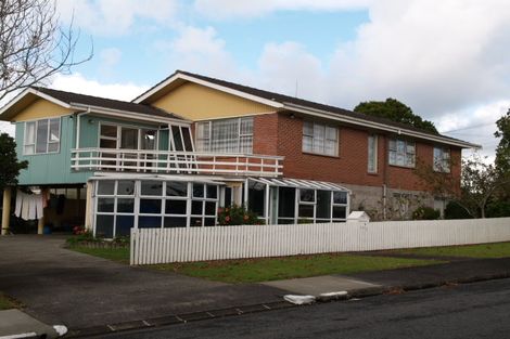 Photo of property in 1 Reydon Place, Cockle Bay, Auckland, 2014
