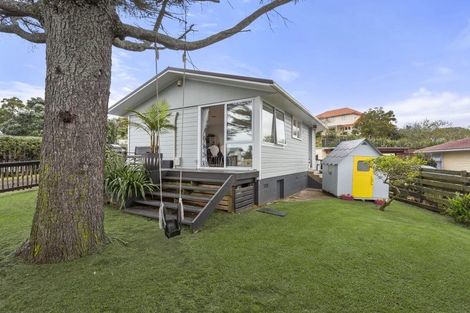 Photo of property in 20 Dunstall Place, Mangere Bridge, Auckland, 2022