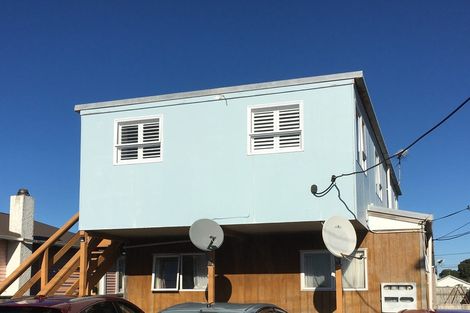 Photo of property in 2/71 Kemp Street, Kilbirnie, Wellington, 6022