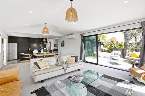 Photo of property in 100 Carthew Street, Okato, 4335