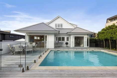 Photo of property in 136 Mellons Bay Road, Mellons Bay, Auckland, 2014