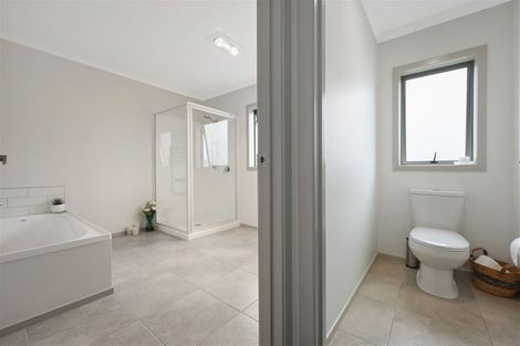 Photo of property in 7 Whanau Avenue, Baverstock, Hamilton, 3200