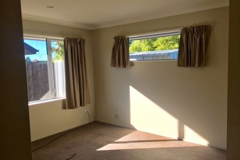 Photo of property in 19 Papaumu Green, Parklands, Christchurch, 8083