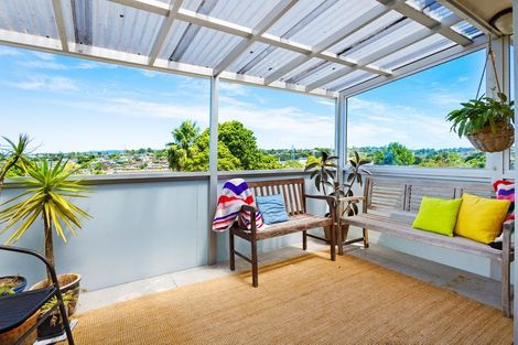 Photo of property in 22 Redwood Drive, Massey, Auckland, 0614