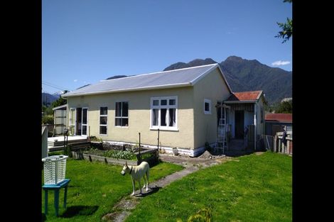 Photo of property in 2 Murray Street, Whataroa, 7886