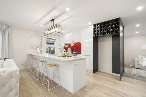 Photo of property in 16 Twin Parks Rise, Papakura, 2110