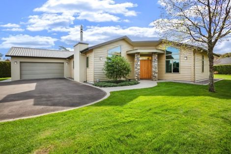 Photo of property in 4 Lamont Place, Waikanae, 5036