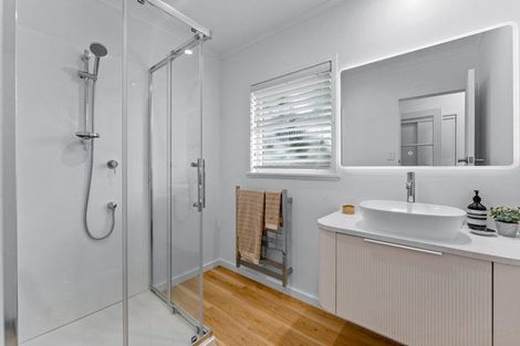 Photo of property in 1/18 Shakespeare Road, Milford, Auckland, 0620