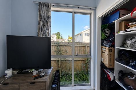 Photo of property in 105 Mahia Road, Wattle Downs, Auckland, 2103