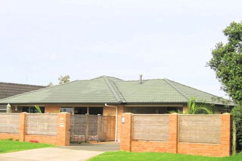 Photo of property in 17 Amorino Drive, Red Beach, 0932