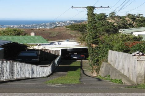 Photo of property in 6 Salford Street, Newlands, Wellington, 6037