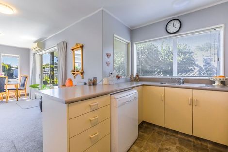Photo of property in 2/2 Anzac Avenue, Onekawa, Napier, 4110