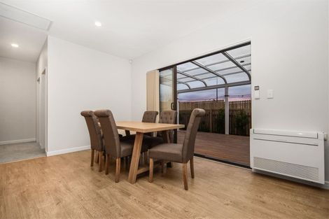 Photo of property in 2 Barrique Road, Kumeu, 0810