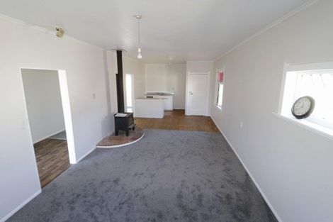 Photo of property in 112 Cornfoot Street, Castlecliff, Whanganui, 4501