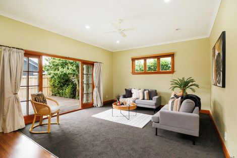 Photo of property in 4 Carlton Avenue, Palmerston North, 4414