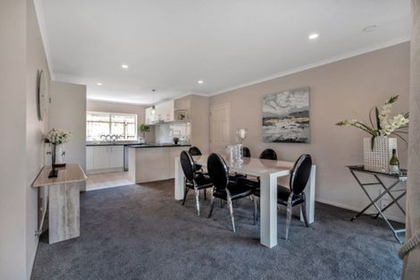 Photo of property in 8 Glencullen Place, Dannemora, Auckland, 2016