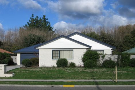 Photo of property in 108 Weggery Drive, Waikanae Beach, Waikanae, 5036