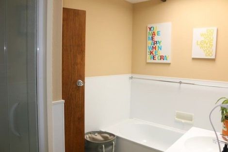 Photo of property in 7 Brightwater Terrace, Terrace End, Palmerston North, 4410