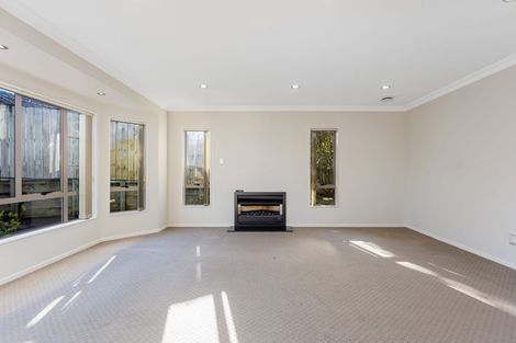 Photo of property in 11 Tekapo Rise, Fairview Heights, Auckland, 0632