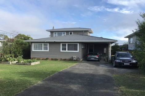Photo of property in 33 Dakota Avenue, Beach Haven, Auckland, 0626