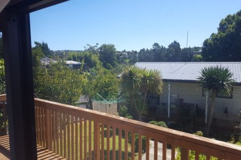 Photo of property in 18 Kiernan Place, Kelston, Auckland, 0602