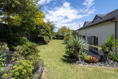 Photo of property in 4a Cleary Terrace, Cockle Bay, Auckland, 2014