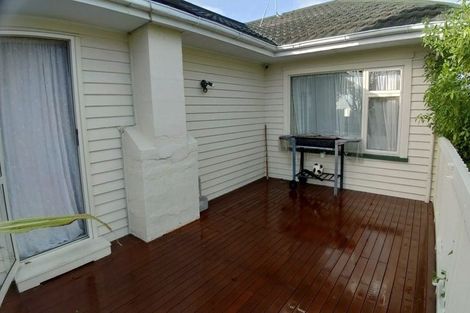 Photo of property in 1/22 Knights Road, Rothesay Bay, Auckland, 0630