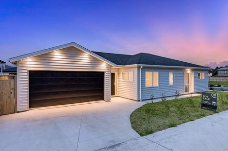 Photo of property in 17 Konoba Avenue, Kumeu, 0810