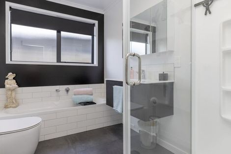 Photo of property in 43 Harakeke Drive, Wharewaka, Taupo, 3330