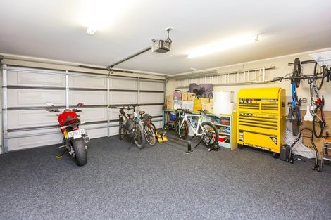 Photo of property in 12 Sylvan Way, Silverstream, Upper Hutt, 5019