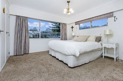 Photo of property in 42 Lynden Avenue, Hillcrest, Auckland, 0627