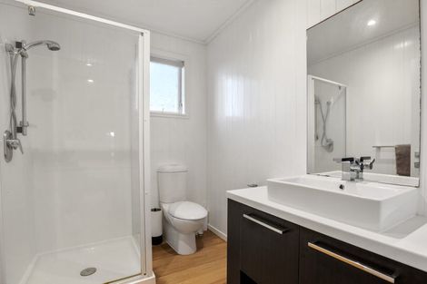 Photo of property in 84 Marine Parade, Mellons Bay, Auckland, 2014